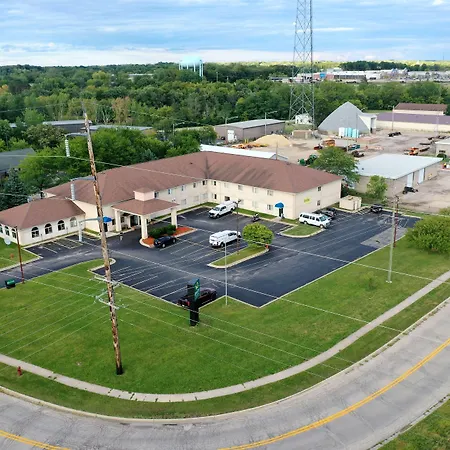 Quality Inn & Suites Woodstock Near Lake Geneva