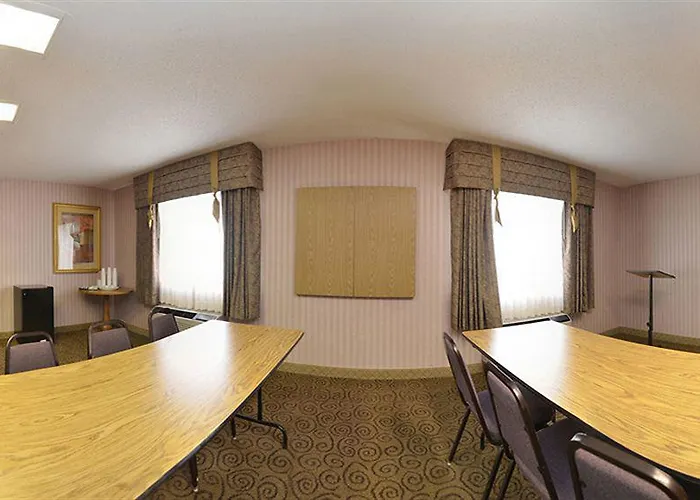 Quality & Near Geneva Hotel 2*