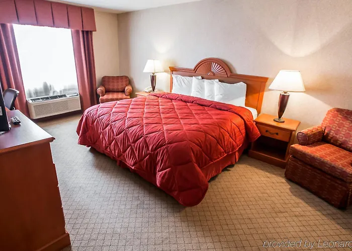Hotel Quality & Near Geneva Woodstock